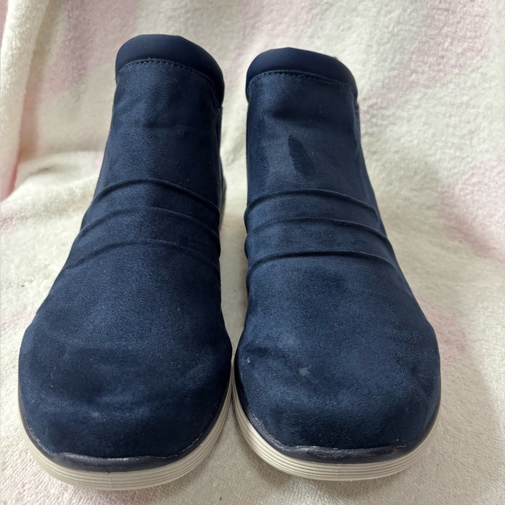 Ryka Wedge Ankle Booties
Niah Blue Suede Size 9.5